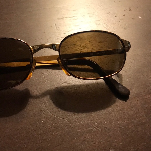 Giorgio Armani vintage sunglasses - Picture 5 of 6